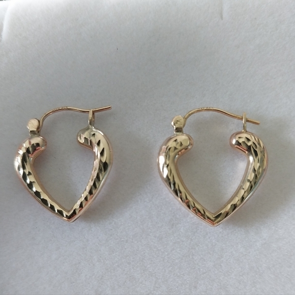 14k Yellow Gold Heart Shaped Earrings - Picture 7 of 11